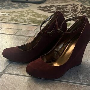 Elegant Burgundy Wedge Heels